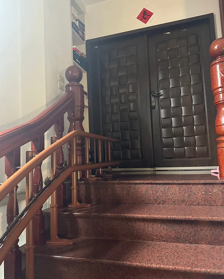 Arc-staircase-Curved-yellow-1Fto2F (2)